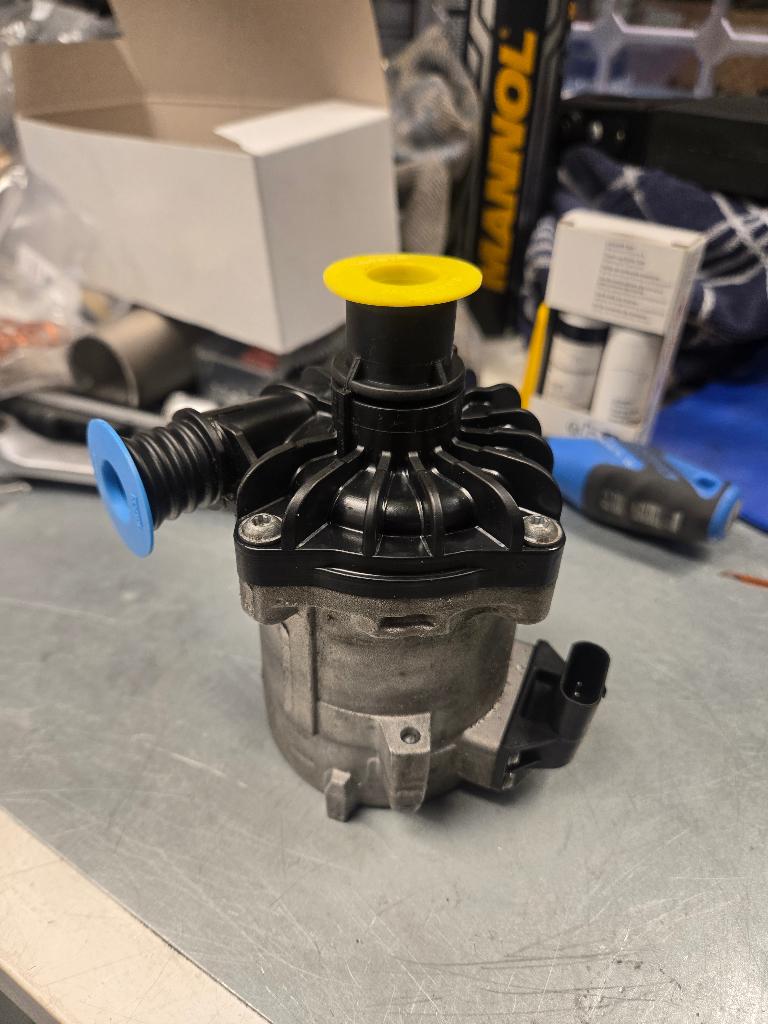 BMW waterpomp turbo koeling (BMW nr 7566335), Ophalen of Verzenden, Gebruikt, BMW