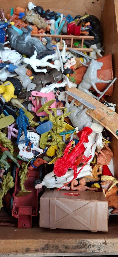 Grote Partij Vintage Speelgoed Figuurtjes & Houten Saloon, Ophalen, Gebruikt, Onbekend, Onbekend