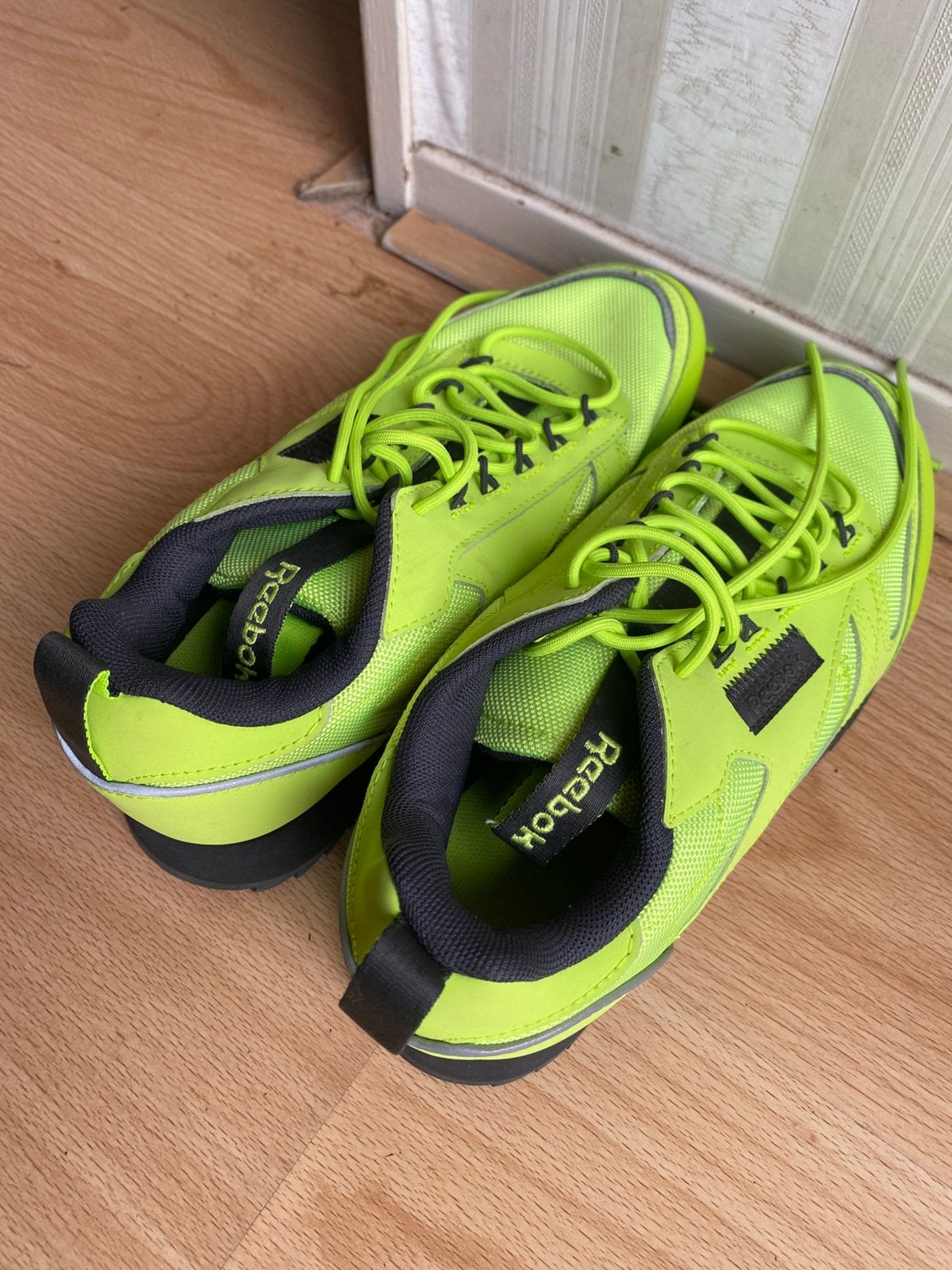 Nieuwe Reebok  reflecterende sportschoenen maat 38,5, Sport en Fitness, Loopsport en Atletiek, Ophalen of Verzenden, Nieuw, Overige typen