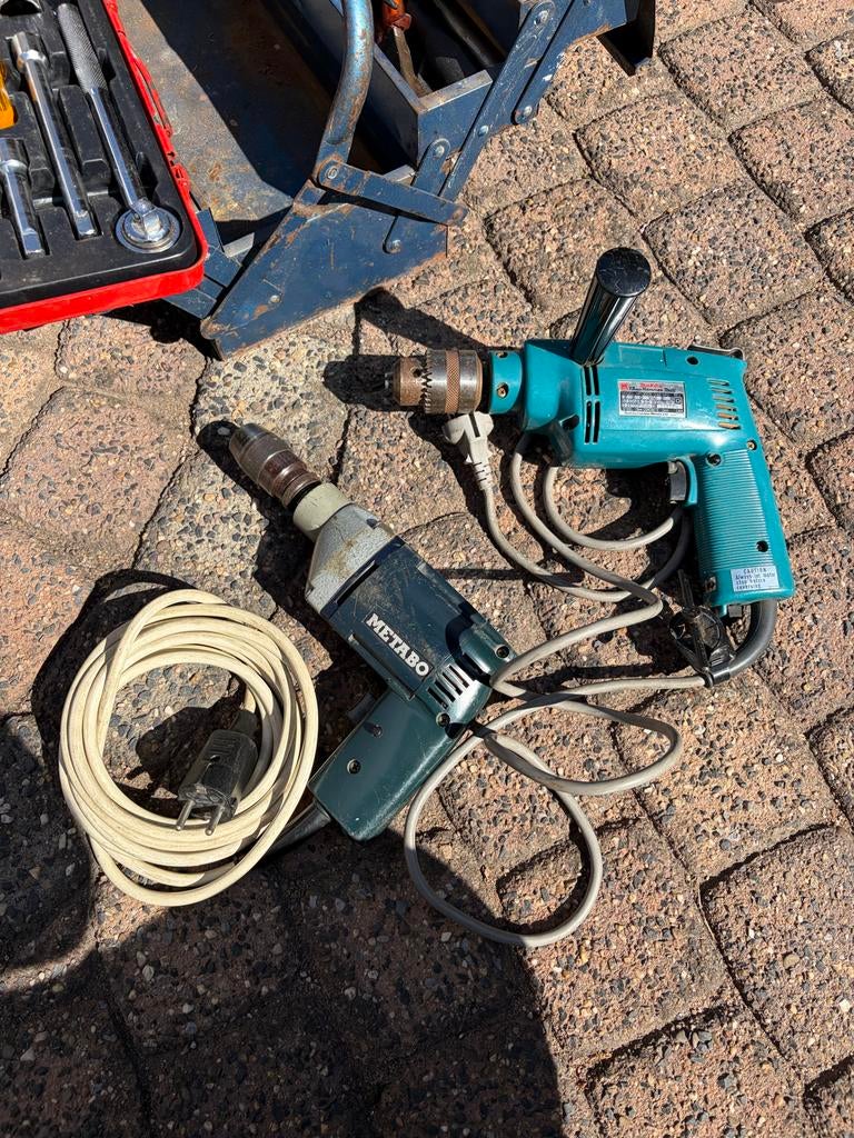 Gereedschapskist met diverse inhoud en boormachines, Ophalen, Gevuld, Gebruikt