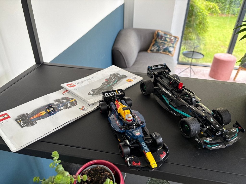 Lego lot: F1 (77243 + 42165), Ophalen, Overige thema's, Lego, Zo goed als nieuw