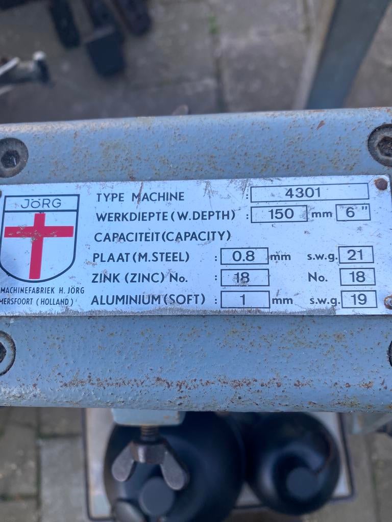 Aambeeld zink  bewerkings machine kraalmachine, Ophalen, Zo goed als nieuw