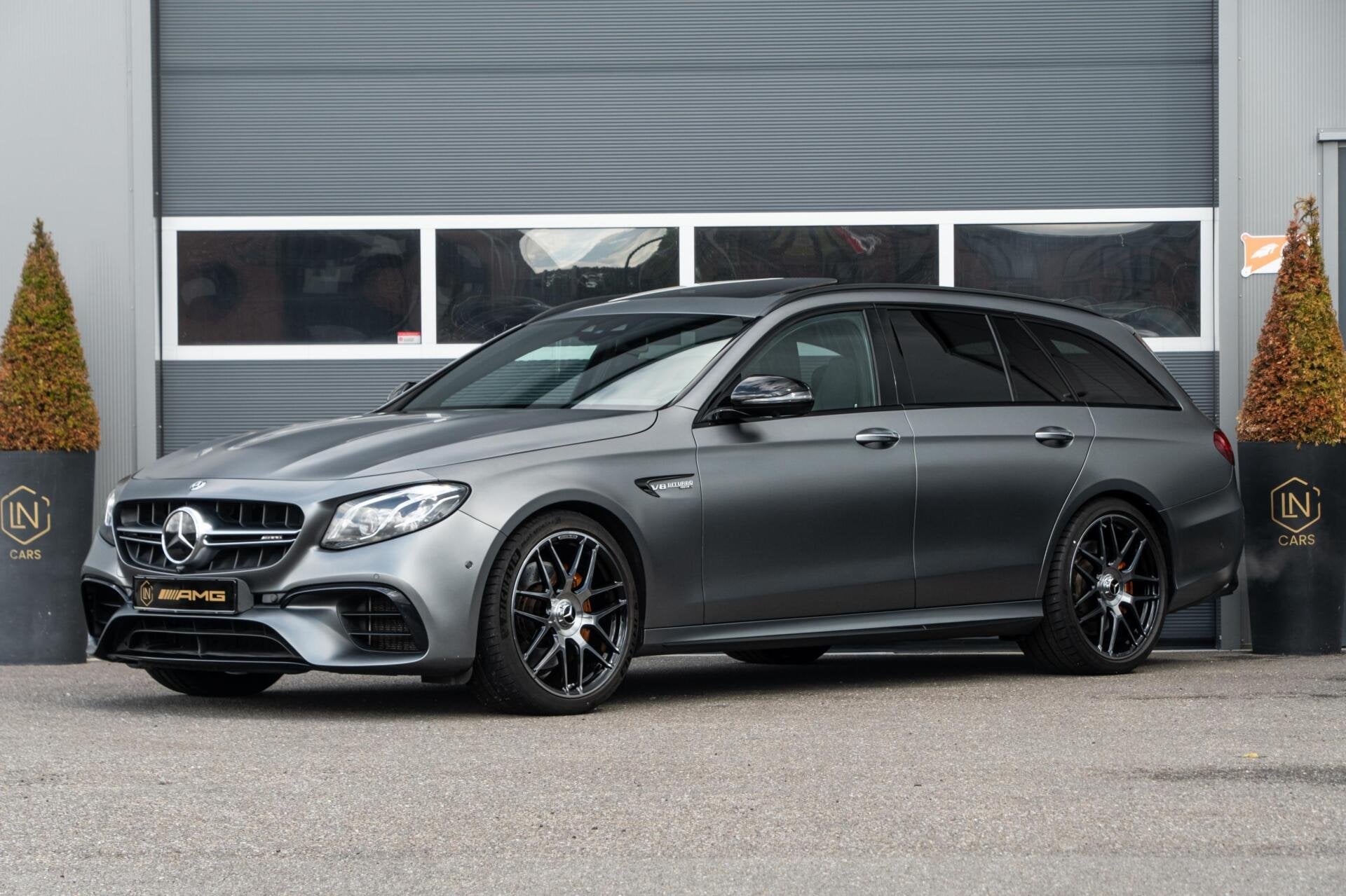 Mercedes E-klasse Estate AMG 63 4MATIC+ | HUD | DAB | IWC, Automaat, Dealer onderhouden, Gebruikt, Met garantie (alle)