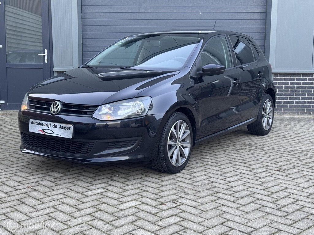 Volkswagen Polo 1.4-16V Highline/ AUTOMAAT/ NAV/ CLIMATE CO, Auto's, Volkswagen, Euro 5, 86 pk, 4 cilinders, Zwart