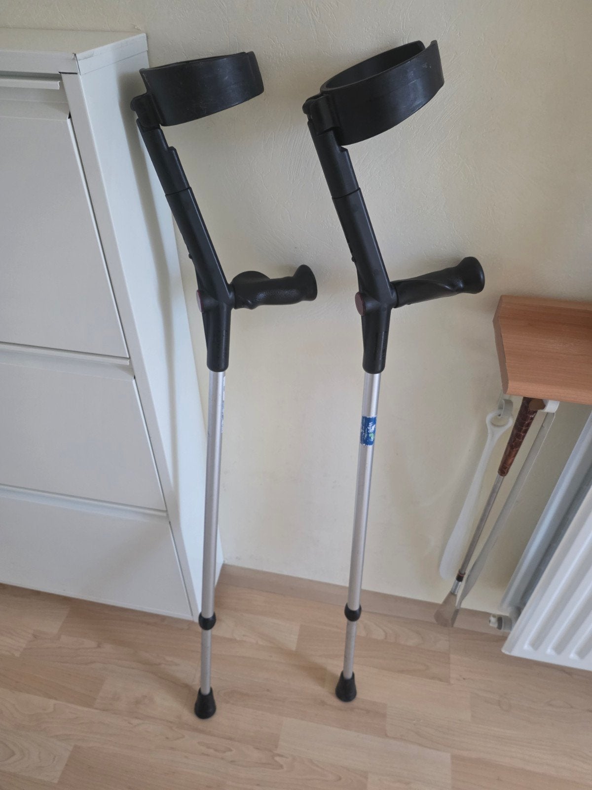 Loopkrukken met ergonomische handgreep, Ophalen, In hoogte verstelbaar