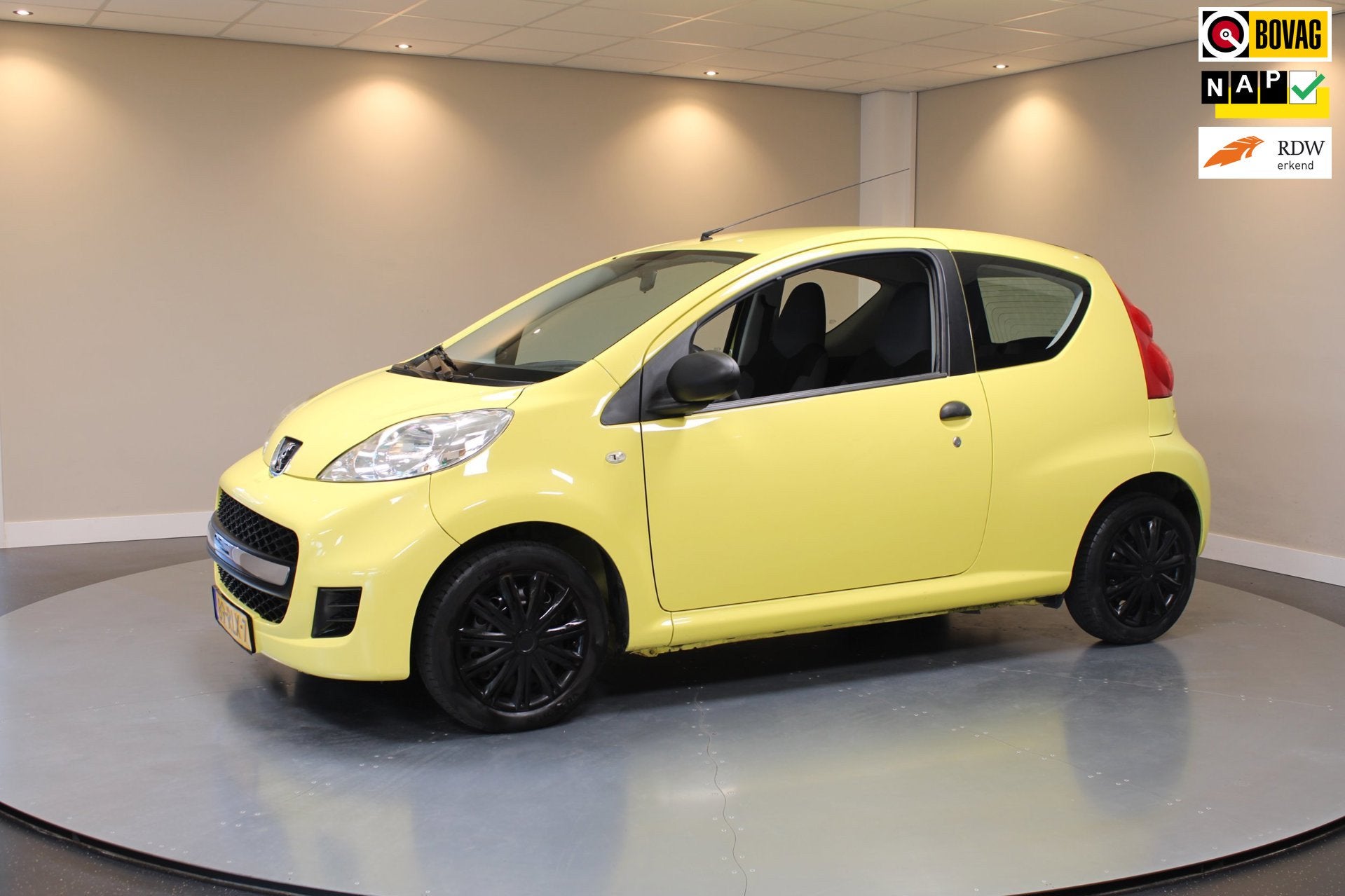 Peugeot 107 1.0-12V XR *2de Eigenaar!* Airco|Lage Km-stand N, Voorwielaandrijving, Euro 5, Gebruikt, 4 stoelen