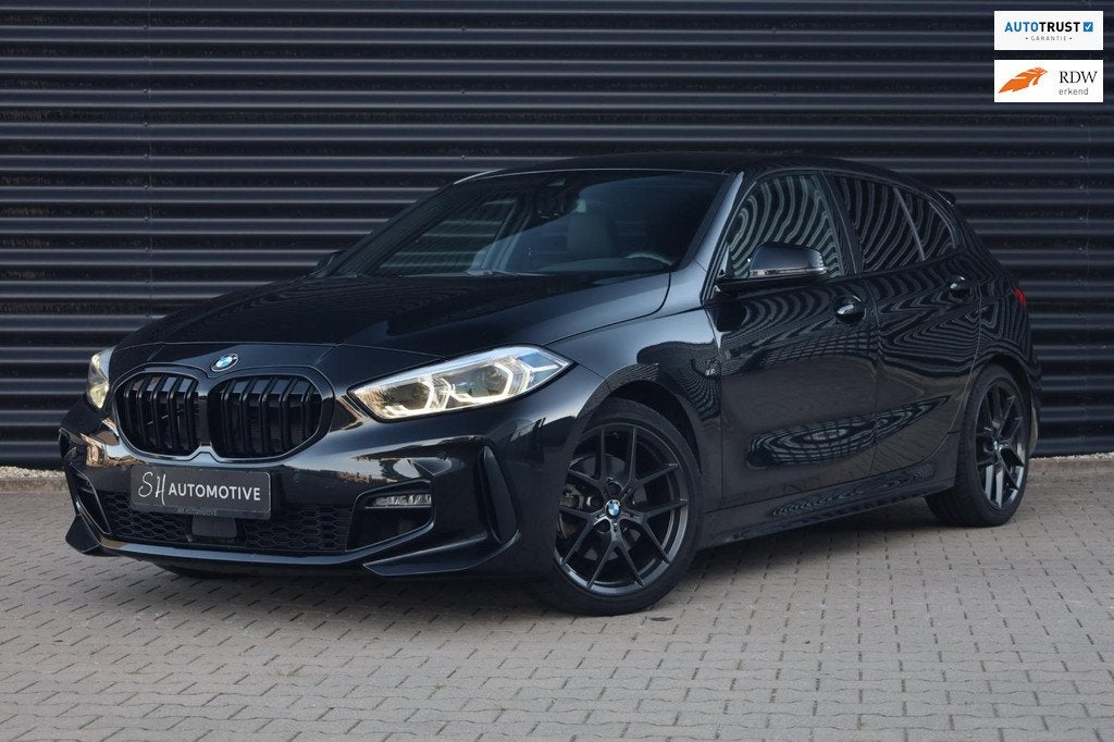 BMW 1-serie 118i High Executive M sport / CARPLAY / MAXTON /, Auto's, BMW, Bedrijf, Te koop, 1-Serie, ABS, Achteruitrijcamera