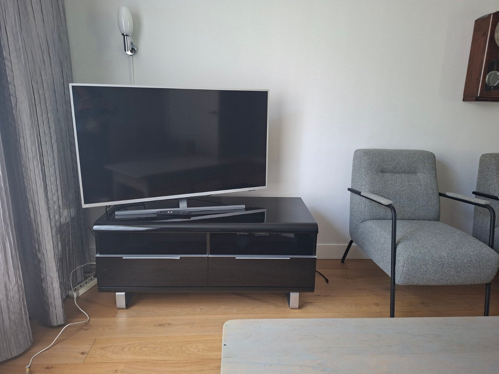 GRATIS televisiemeubel kast zwart glans MOET SNEL WEG, Huis en Inrichting, Ophalen, Gebruikt, Minder dan 150 cm, Minder dan 100 cm