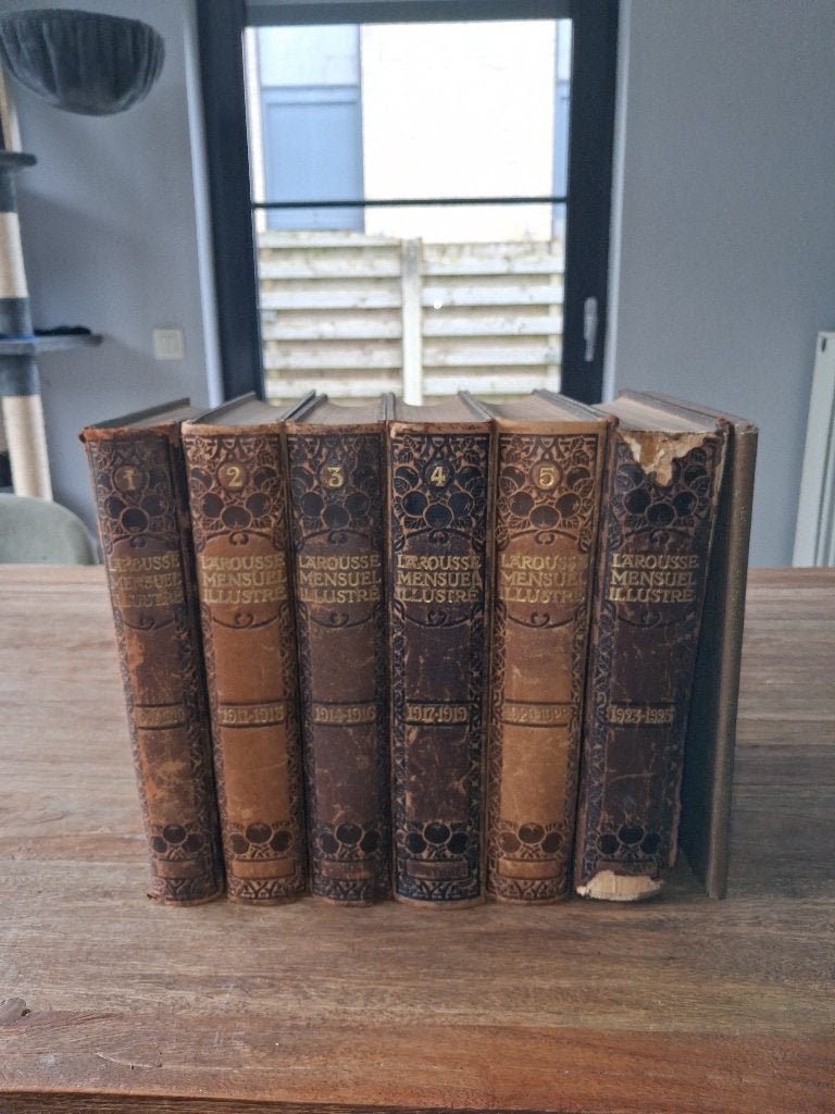 Larousse menstruel illustre 6 delig, Ophalen, Gelezen, Overige gebieden