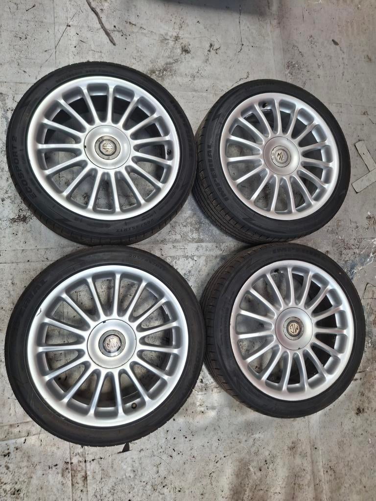 Set 17 inch MG Straights, Auto diversen, Wieldoppen, Ophalen