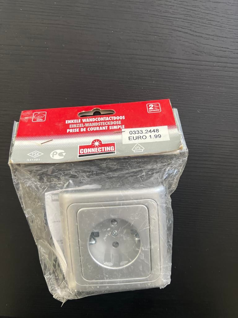 Nieuwe Enkele Wandcontactdoos - Connecting, Ophalen of Verzenden, Nieuw, Stopcontact