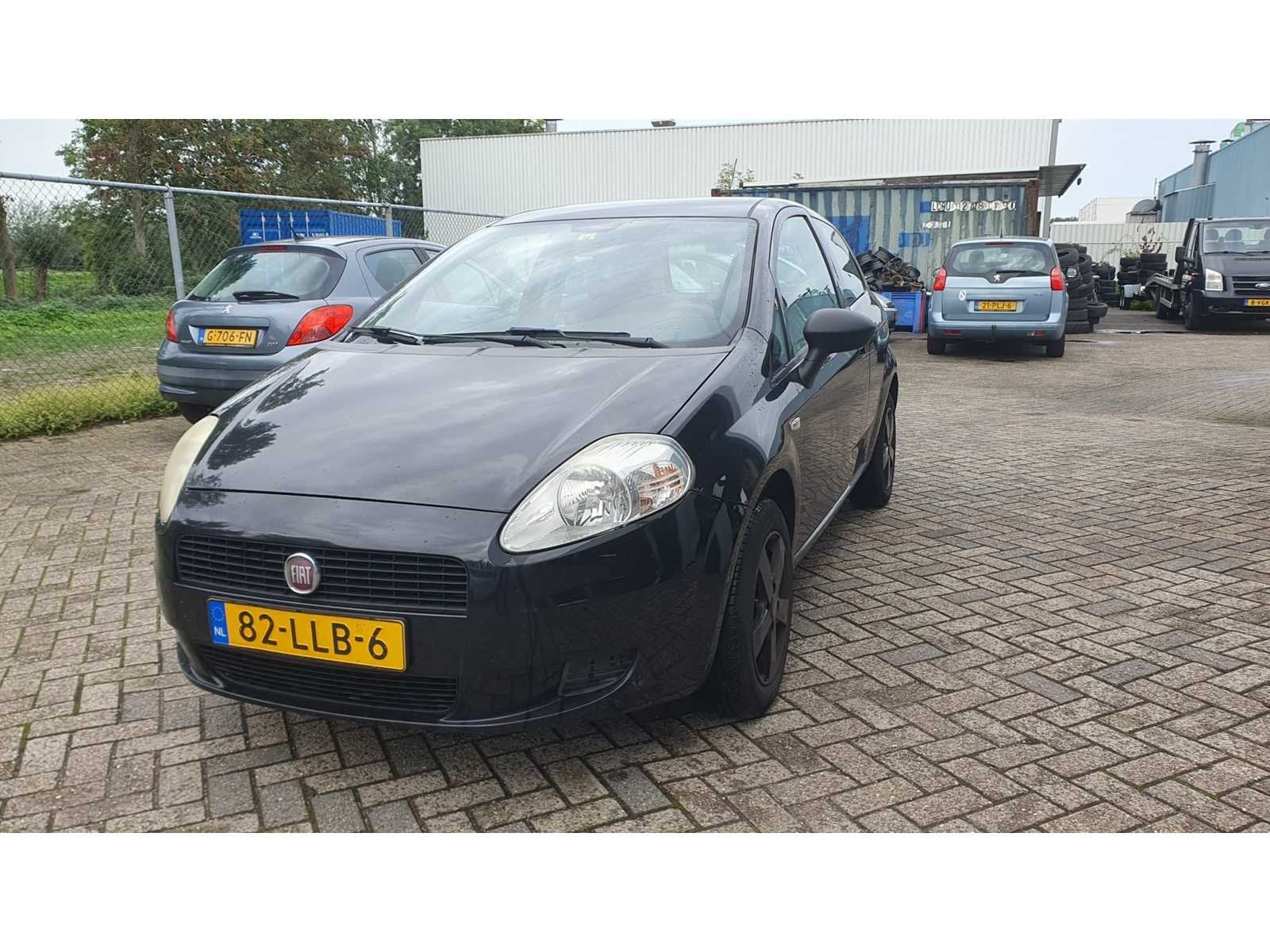 Fiat Grande Punto 1.2 Actual *, 82-LLB-6, 1242 cc, 4 cilinders, Grande Punto, Zwart