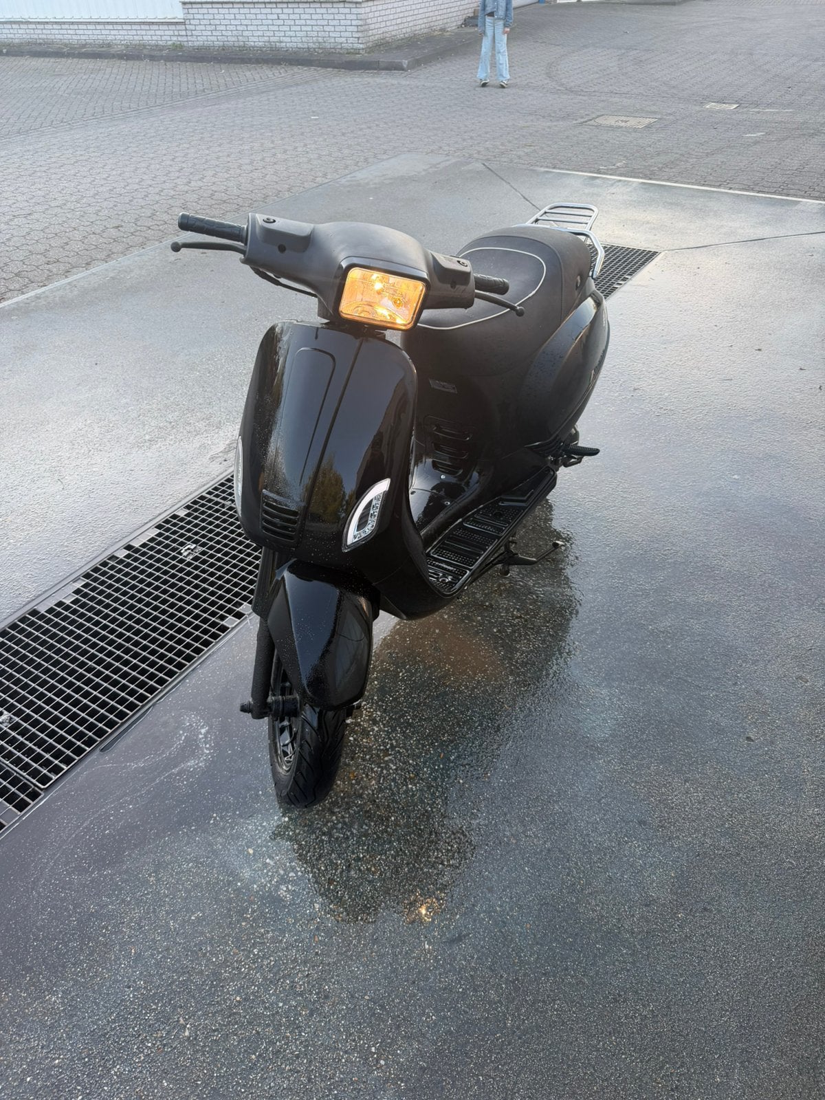 Senzo riva scooter, Fietsen en Brommers, Ophalen, Zo goed als nieuw, SYM