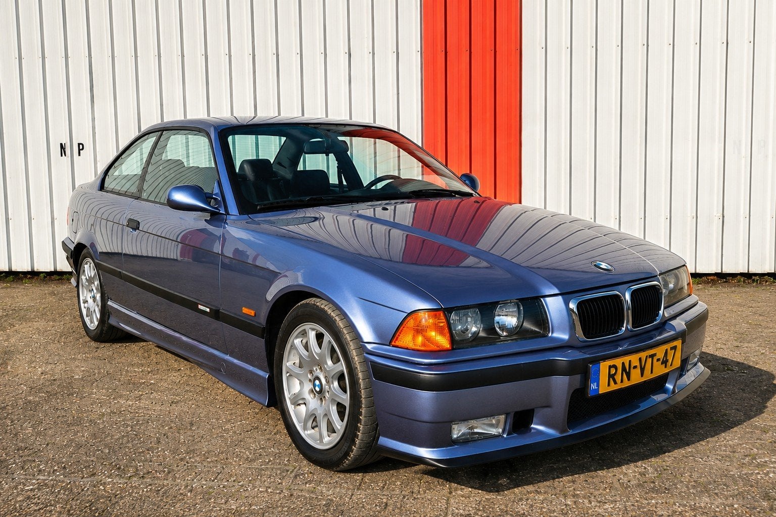BMW E36 328i Coupé – Samoablau – M-pakket/Leder/Airco/Cruise, Automaat, 1330 kg, Achterwielaandrijving, Zwart