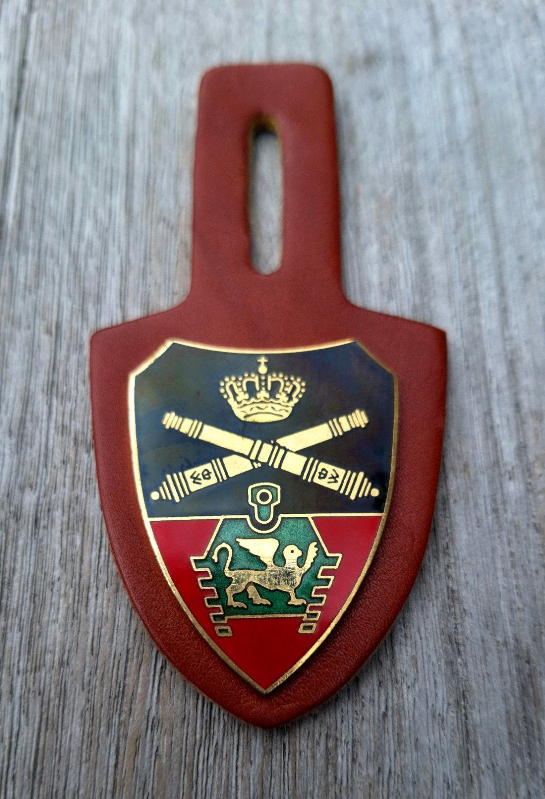 Borstembleem 41 Afdva in nieuwstaat, Artillerie, 41 Pabrig.., Ophalen of Verzenden, Landmacht, Nederland, Embleem of Badge