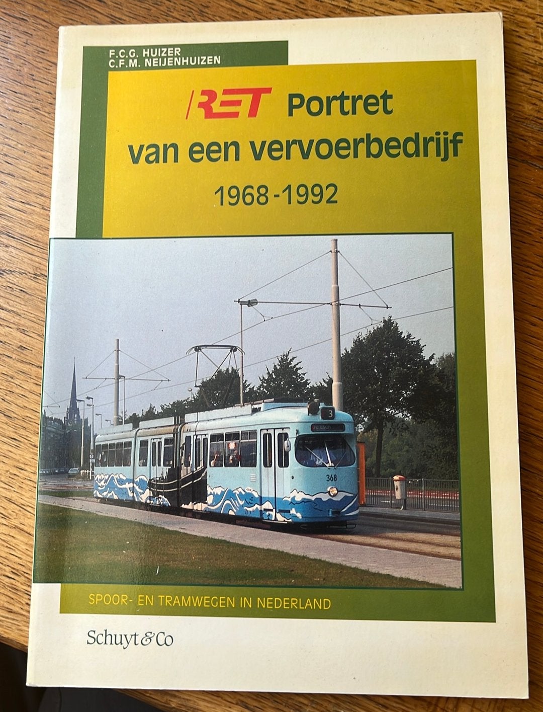 RET Portret van een vervoerbedrijf 1968-1992, Verzamelen, Spoorwegen en Tramwegen, Ophalen of Verzenden, Gebruikt, Tram, Boek of Tijdschrift