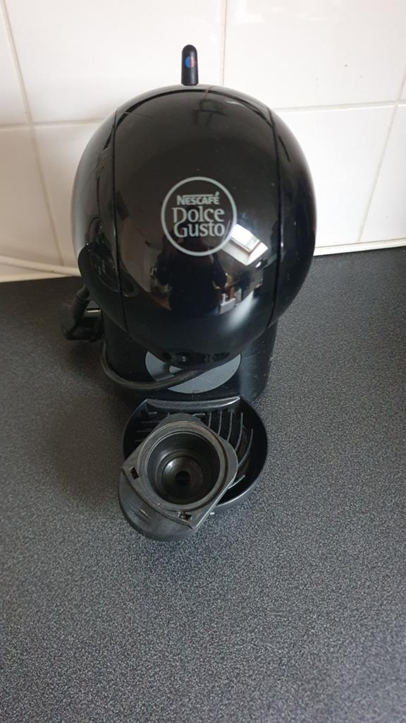 Dolce Gusto - koffiezetapparaat, Witgoed en Apparatuur, Koffiezetapparaten, Ophalen, Gebruikt, Koffiemachine, Koffiepads en cups