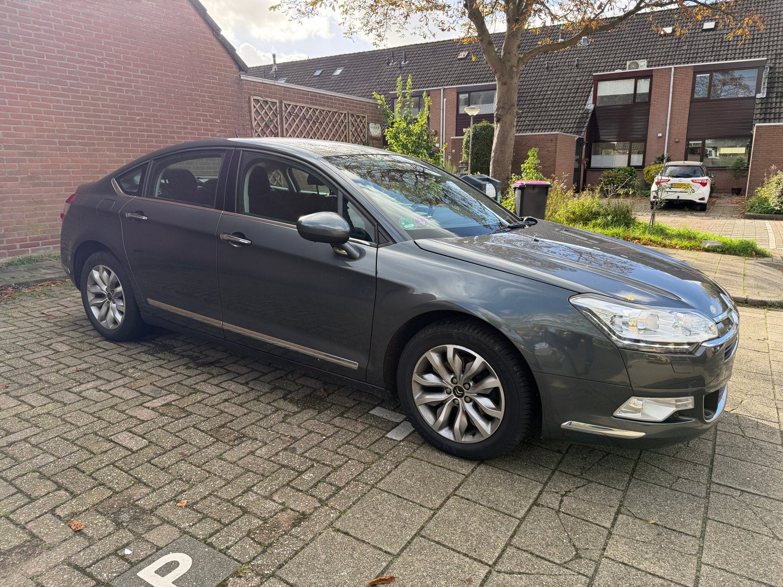 Citroën C5 1.6 THP 115KW 2014 Grijs, Auto's, Voorwielaandrijving, Zwart, Origineel Nederlands, 75 €/maand