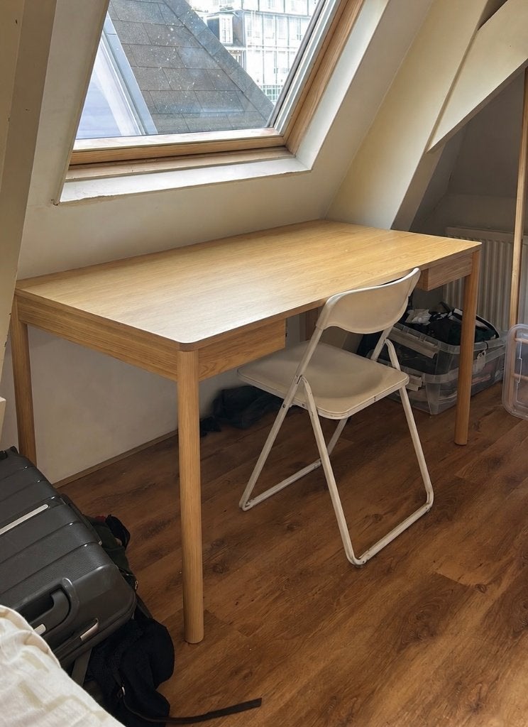 IKEA TONSTAD desk, 140x75 cm., Huis en Inrichting, Bureaus, Ophalen, Met lades, Scandinavisch, Hout