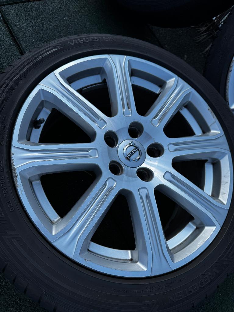 Volvo originele velgen 17” met zomerbanden 225/45 R17, Ophalen, Gebruikt, Velg(en), 17 inch