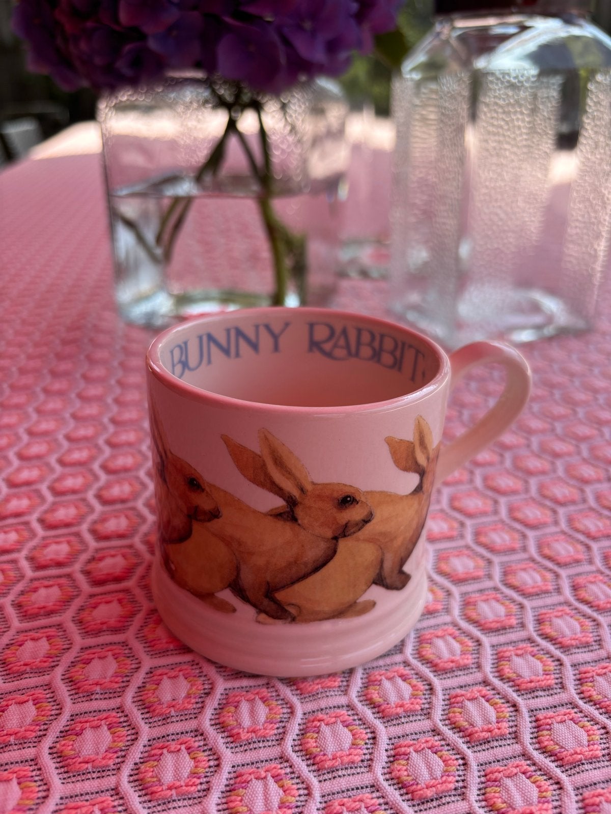 Emma Bridgewater Babymokje - Happiness is a bunny rabbit, Huis en Inrichting, Keuken | Servies, Ophalen of Verzenden, Zo goed als nieuw