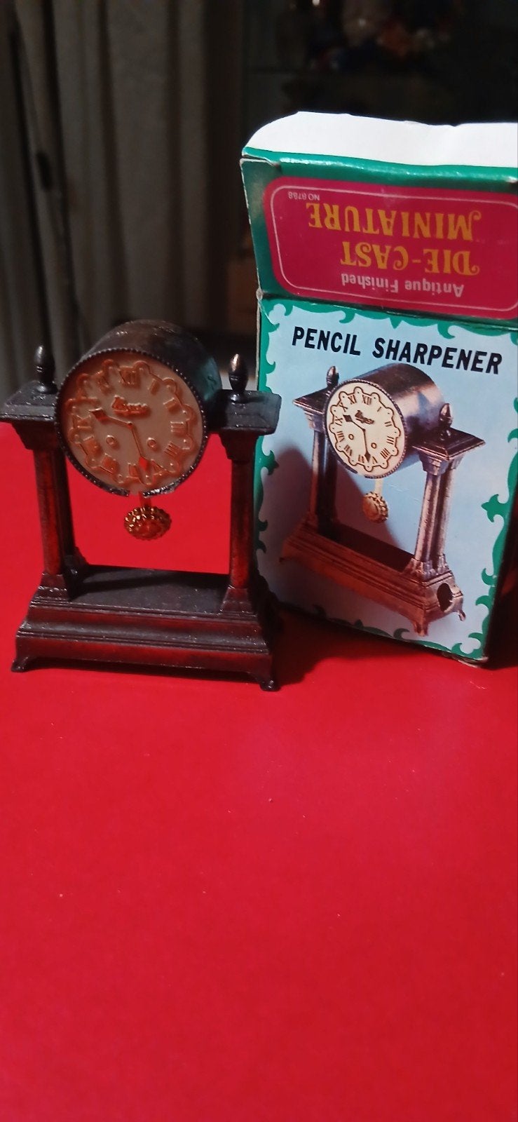 Antieke miniatuur klok puntenslijper met originele doos, Antiek en Kunst, Ophalen
