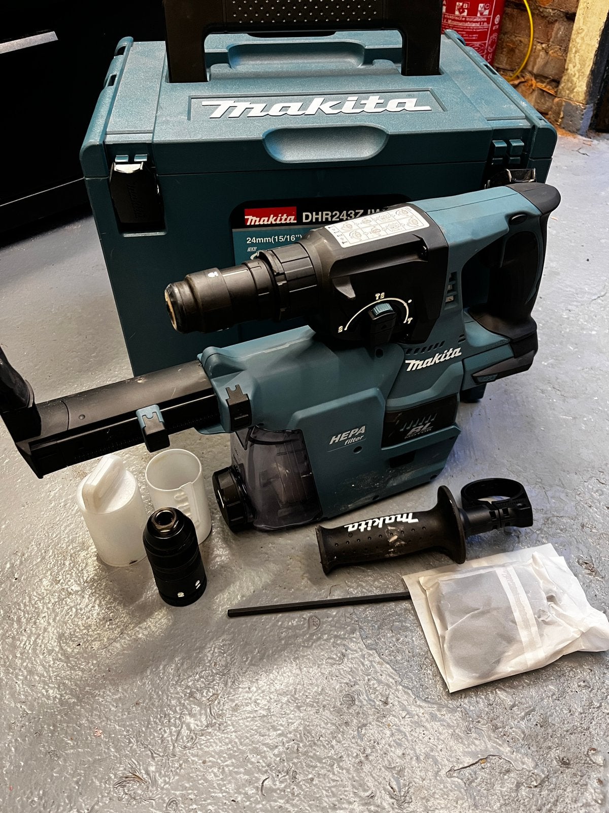 Makita DHR243 klopboormachine, boorhammer accu lxt 18v, Doe-het-zelf en Verbouw, Ophalen of Verzenden, Zo goed als nieuw, Boor- en/of Breekhamer