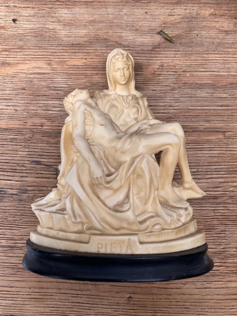 kleine pieta, naar ontwerp van A Santini(beeldhouwer), Ophalen of Verzenden