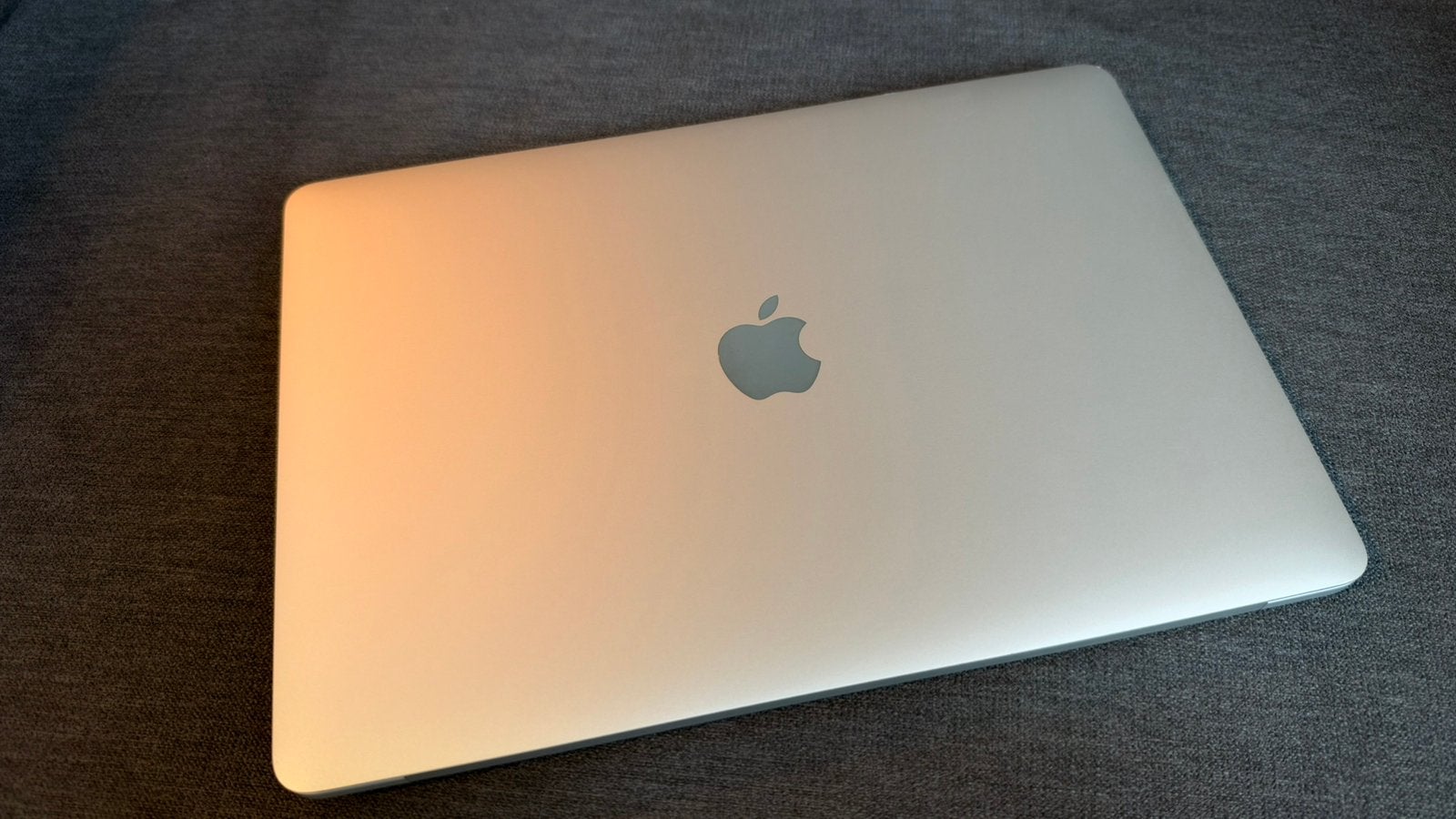 Foto 6 van  MacBook Pro 13” M1 256GB touchbar uitstekende staat