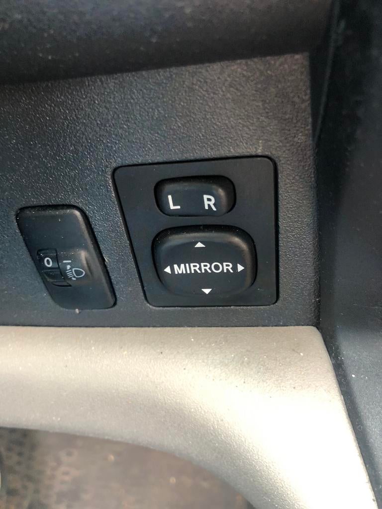 Foto 8 van Te koop Daihatsu sirion 1.0 prijs vast