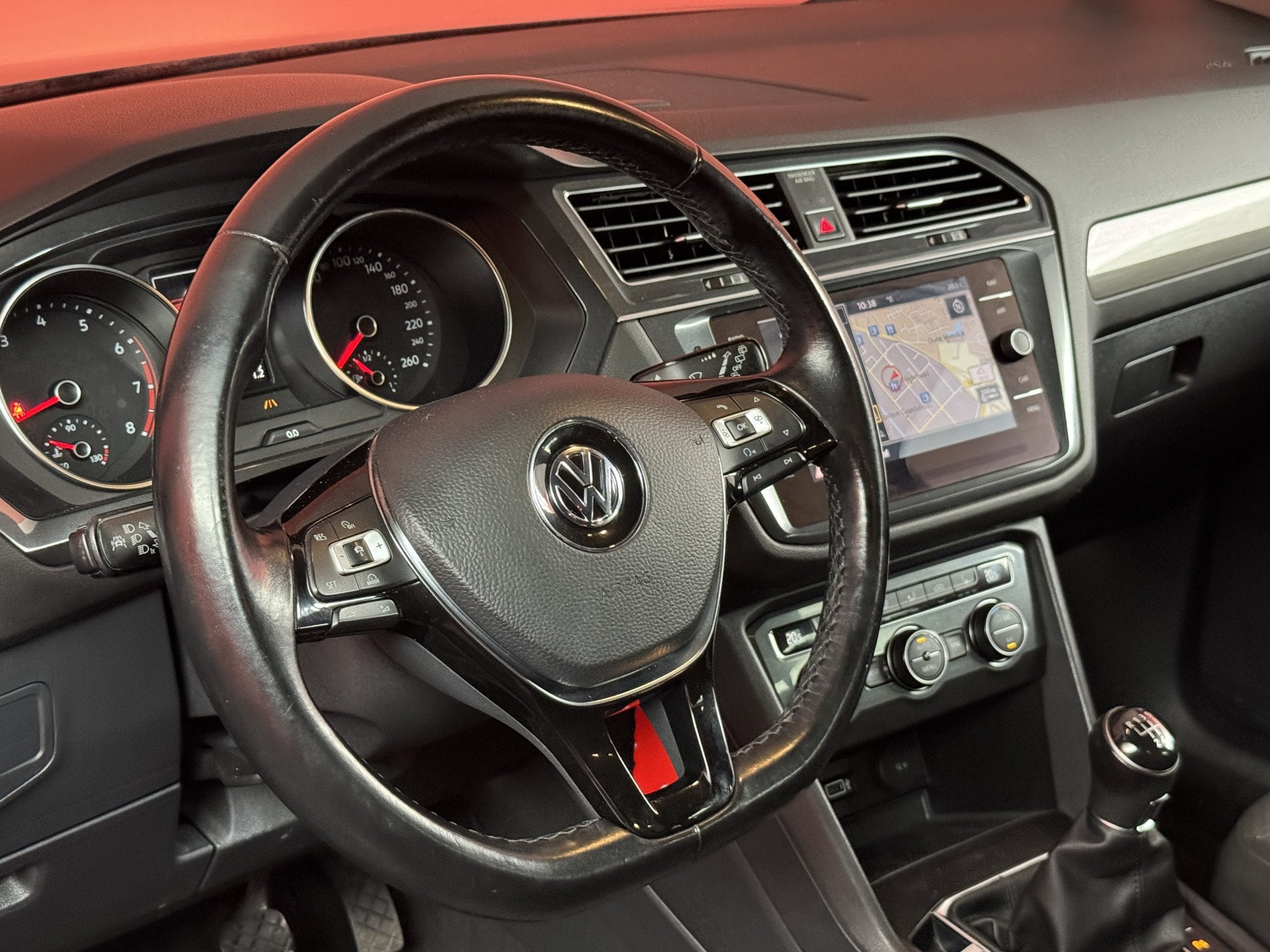 Volkswagen Tiguan Allspace 1.4 TSI Comfortline 7p. | ACC | C, Stof, 4 cilinders, 7 stoelen, Zwart