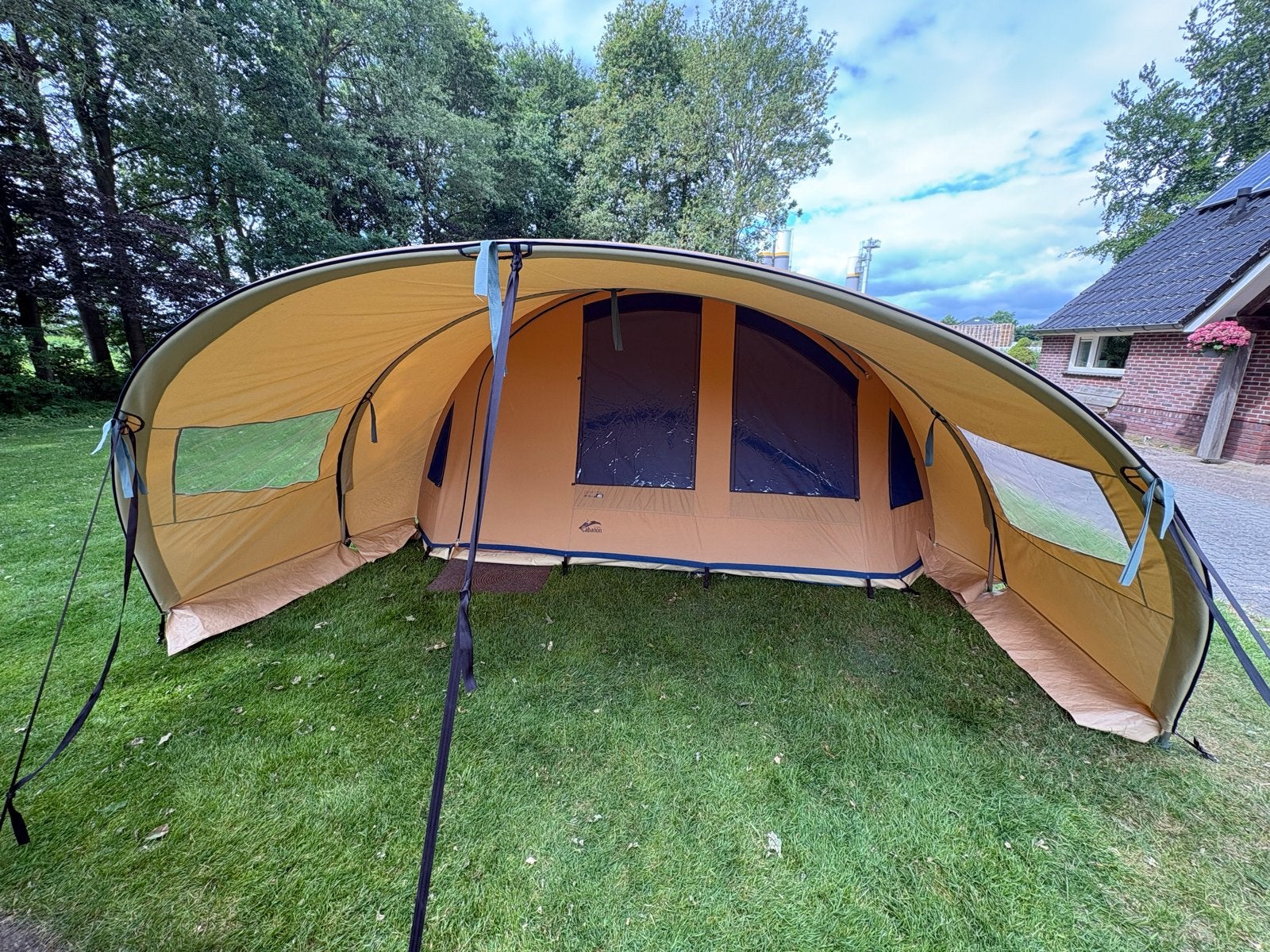 Cabanon Awaya 440 tunneltent + extra luifel (adv aangepast), Ophalen, Gebruikt, Tot en met 5