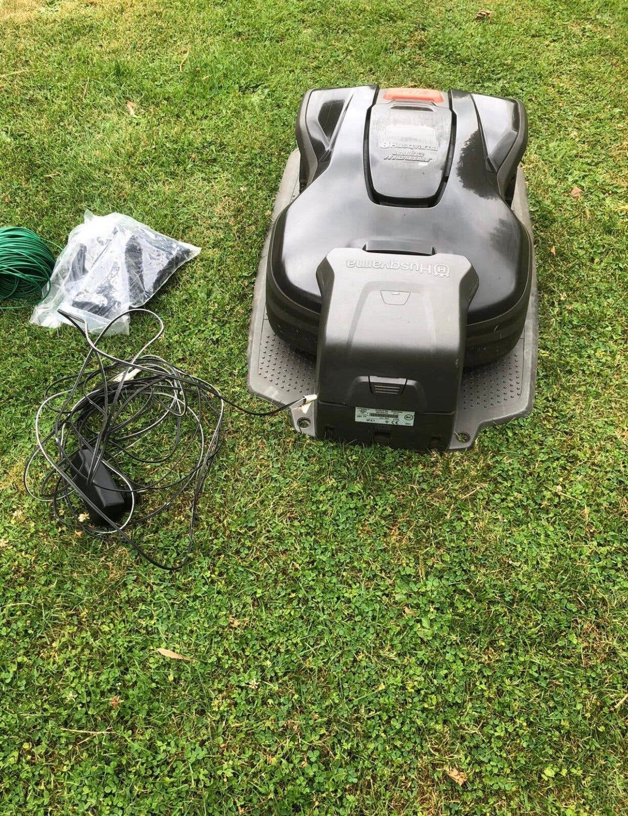 Husqvarna Automower 305 robotmaaier met toebehoren, Tuin en Terras, -, Bestuurbaar via app, -, Ophalen of Verzenden