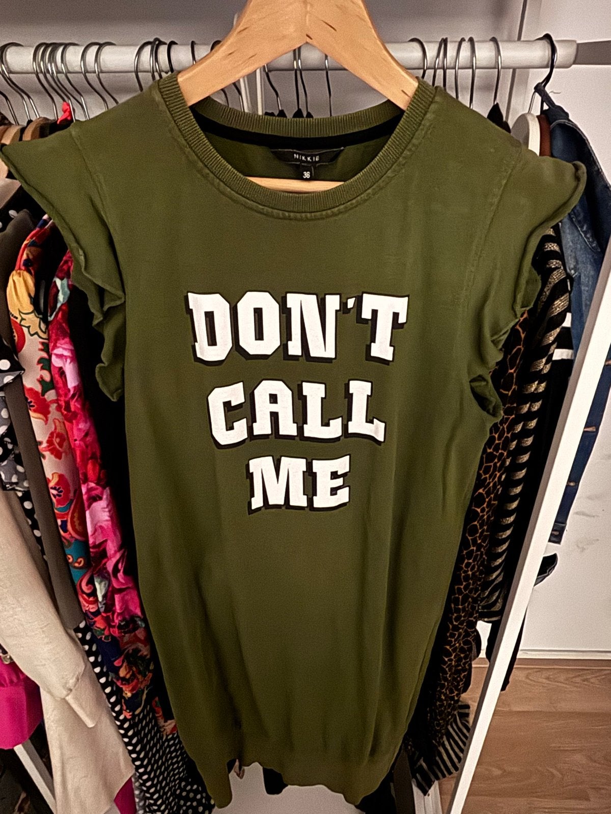 Nikkie T-shirt 'Don't Call Me' Maat 36 (S), Ophalen of Verzenden, Korte mouw, Maat 36 (S), Gedragen
