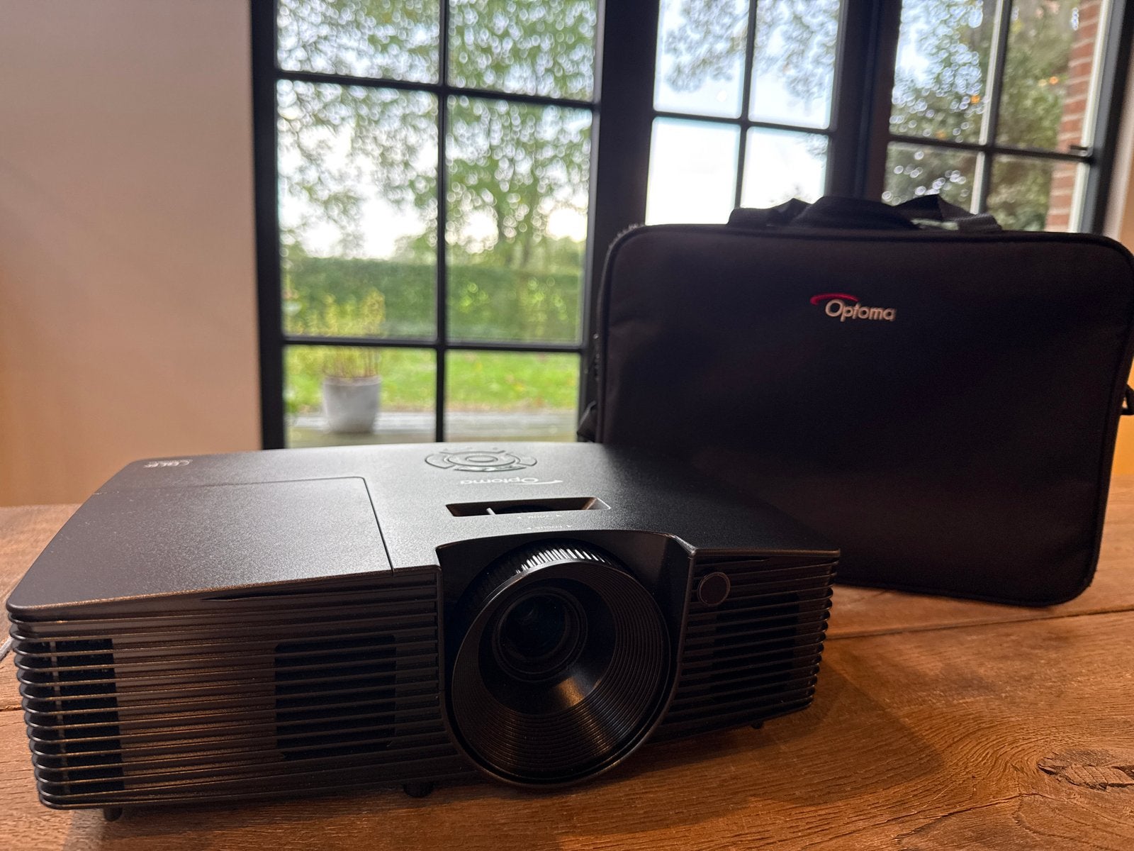 Optoma DLP Projector beamer met Full HD en 3D ondersteuning, Ophalen of Verzenden, Zo goed als nieuw, DLP, Full HD (1080)