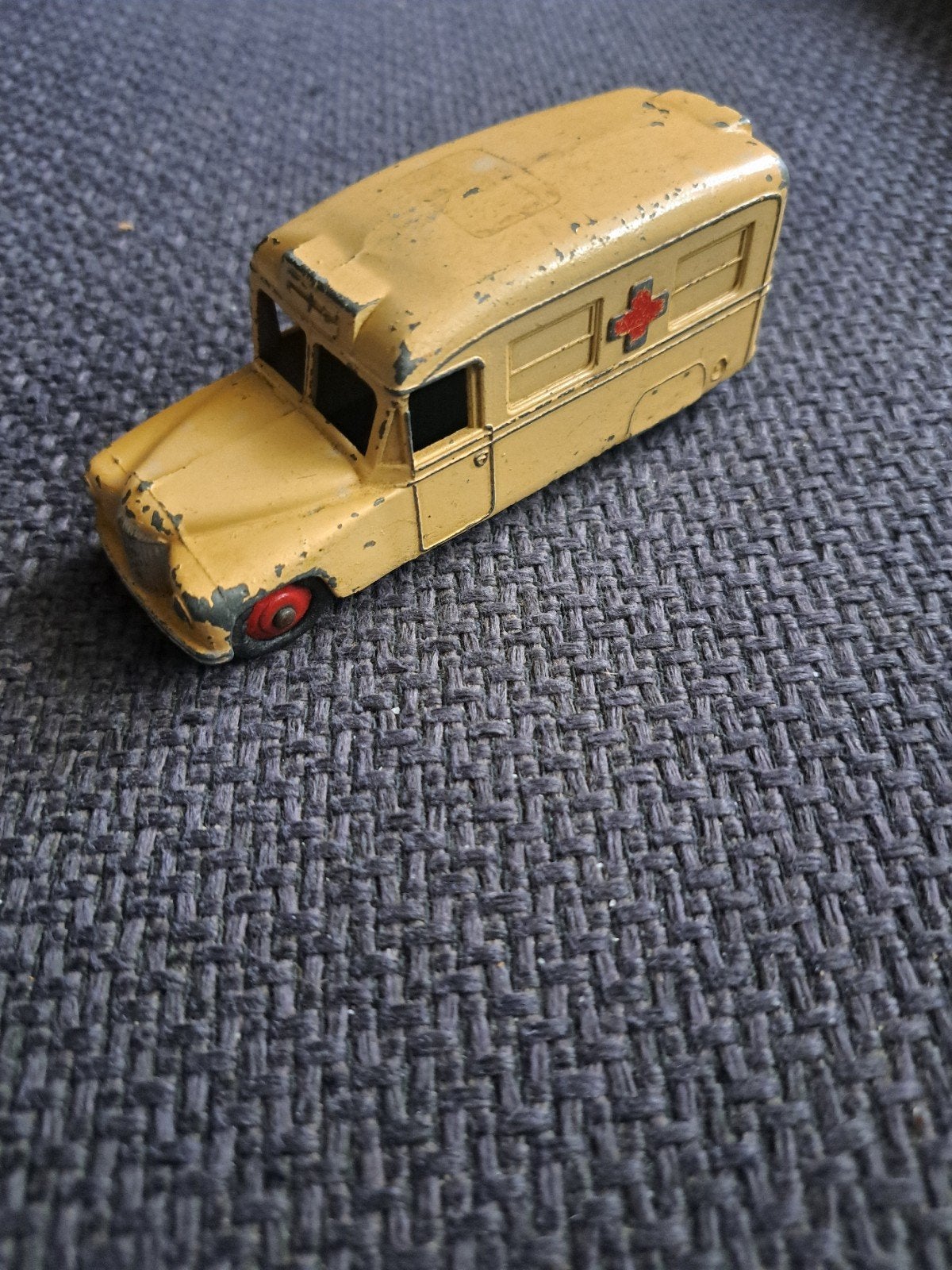 dinky toys meccano england daimler ziekenauto, Ophalen of Verzenden