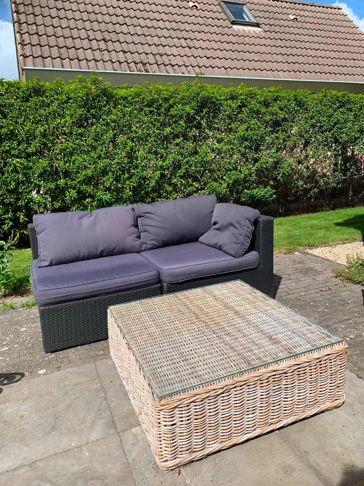 Loungeset met tafel en afdekhoes, Gebruikt, Bank, Loungeset, Wicker