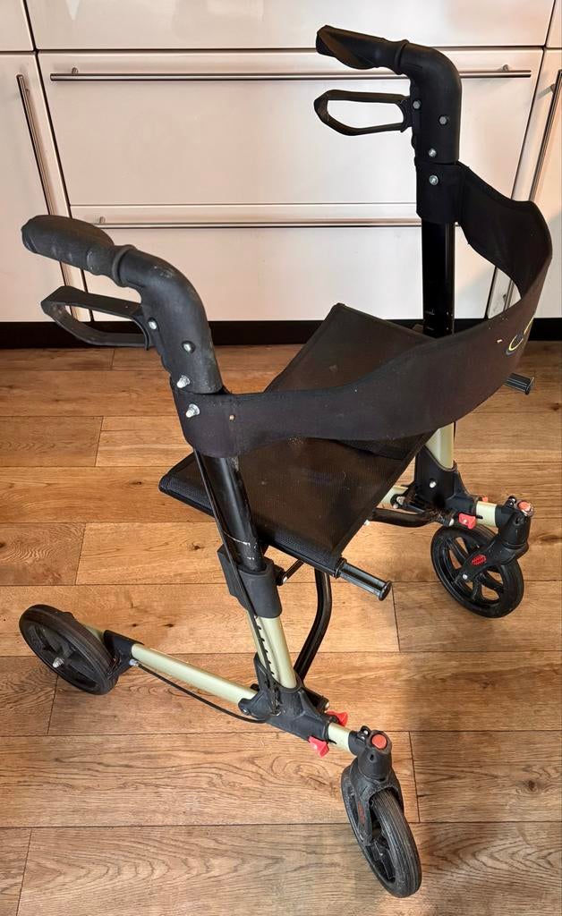 Rollator, Ophalen, Opvouwbaar, Zo goed als nieuw