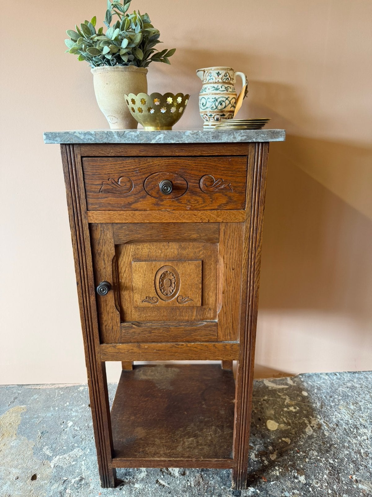 Vintage houten kastje met marmeren blad en houtsnijwerk, Ophalen, Gebruikt