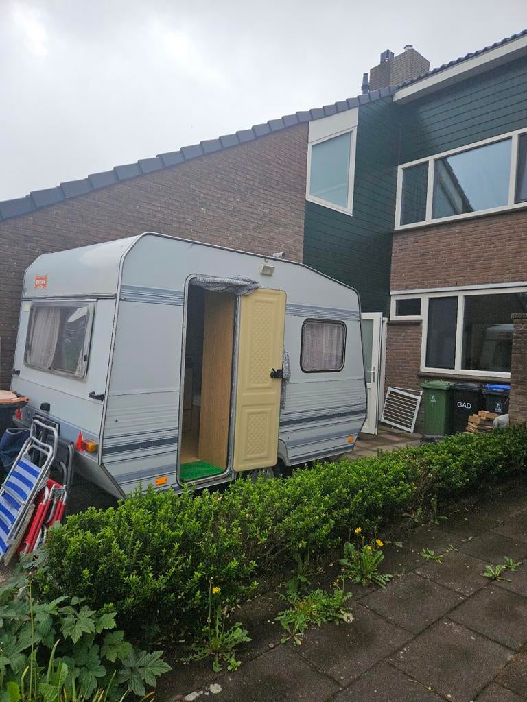 Compacte Digue caravan - Ideaal voor 2 personen, Treinzit, Particulier, Lengtebed, 500 - 750 kg
