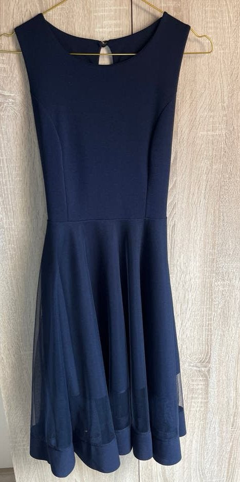 Donkerblauwe jurk met tule rok, Ophalen, Blauw, Zo goed als nieuw, Knielengte