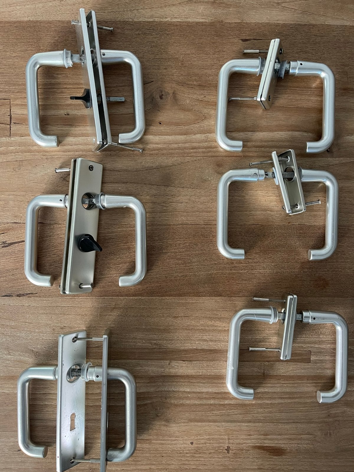 Set van 6 aluminium deurgrepen/klinken, Doe-het-zelf en Verbouw, Ophalen, Gebruikt, Overige materialen, Klink of Kruk