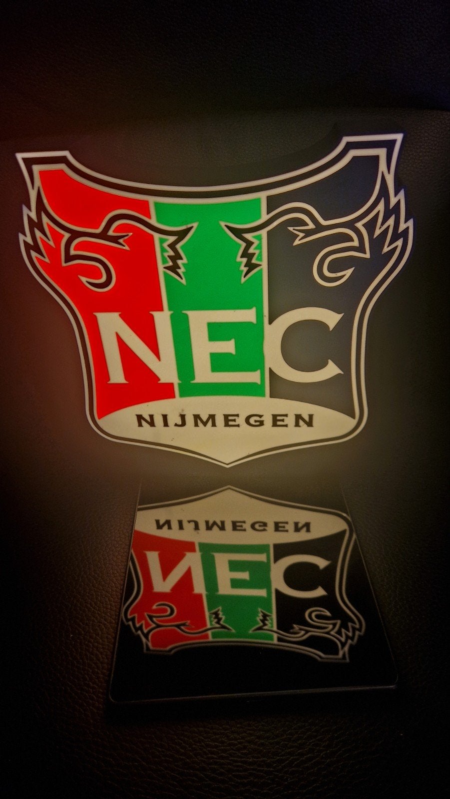 NEC lichtbord, Eén persoon