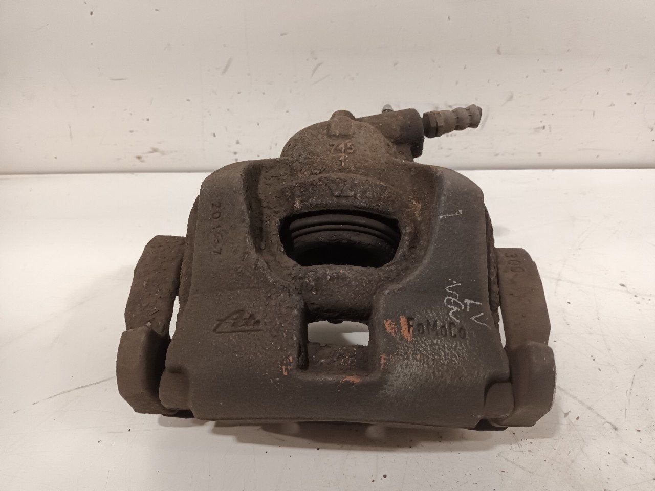 Remklauw links voor Ford Mondeo, Onderdelen@venauto.nl, Van der Ven Autorecycling B.V., Gebruikt, Ettenseweg 76, 4706 PB Roosendaal, The Netherlands