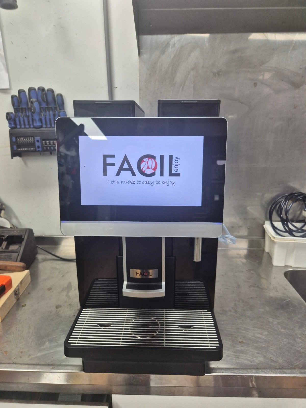Facil koffie automaat met ontzettend veel keuzes, Witgoed en Apparatuur, Koffiezetapparaten, Ophalen, 10 kopjes of meer, Refurbished