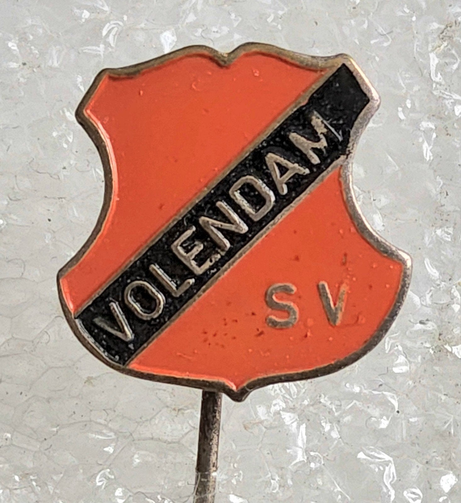 Vintage Speldje SV Volendam, Ophalen of Verzenden, Gebruikt, Sport, Speldje of Pin