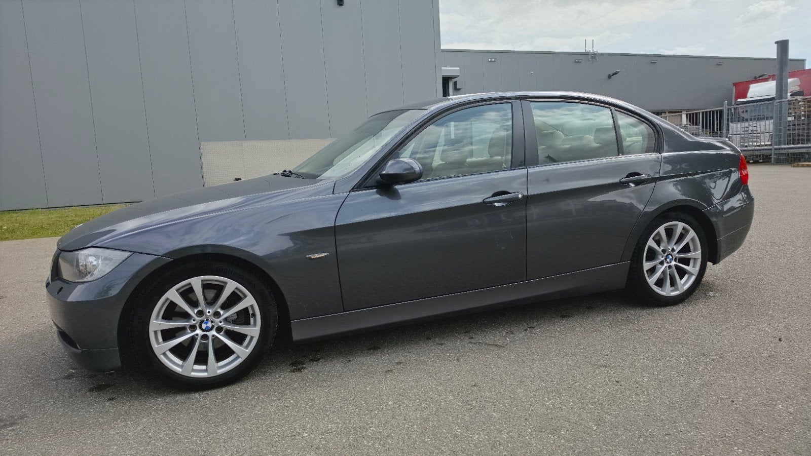 BMW 3-Serie 2.5 I 325 AUT 2005 Grijs, Automaat, 745 kg, Achterwielaandrijving, 2497 cc