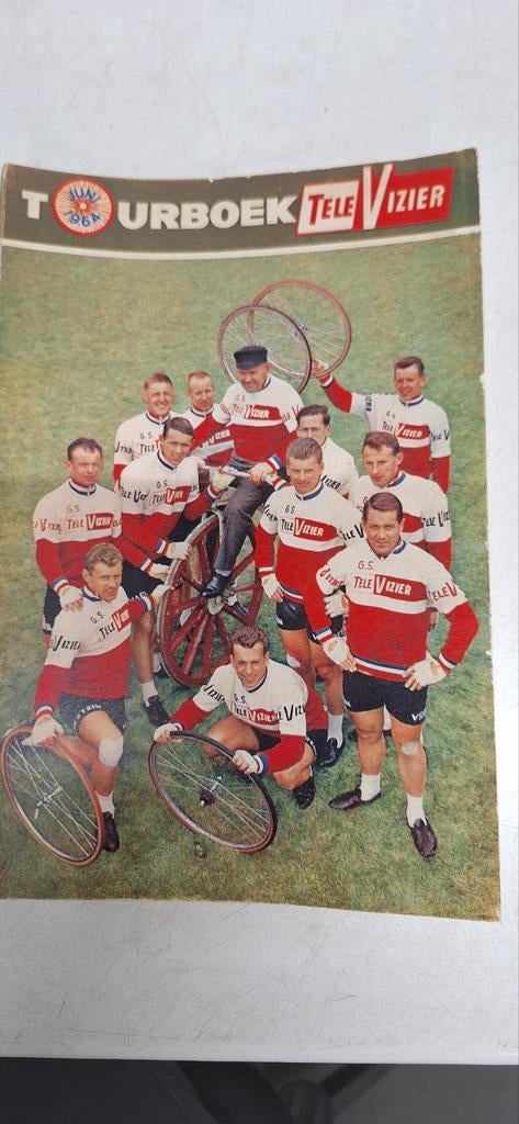 Tour boek 1964, Verzamelen, Sportartikelen en Voetbal, Ophalen of Verzenden, Gebruikt, Boek of Tijdschrift