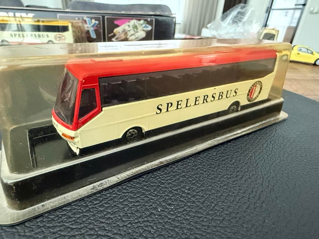 Feyenoord Spelersbus Model - Collectors Item, Overige merken, 1:50 of kleiner, Overige typen, Ophalen of Verzenden