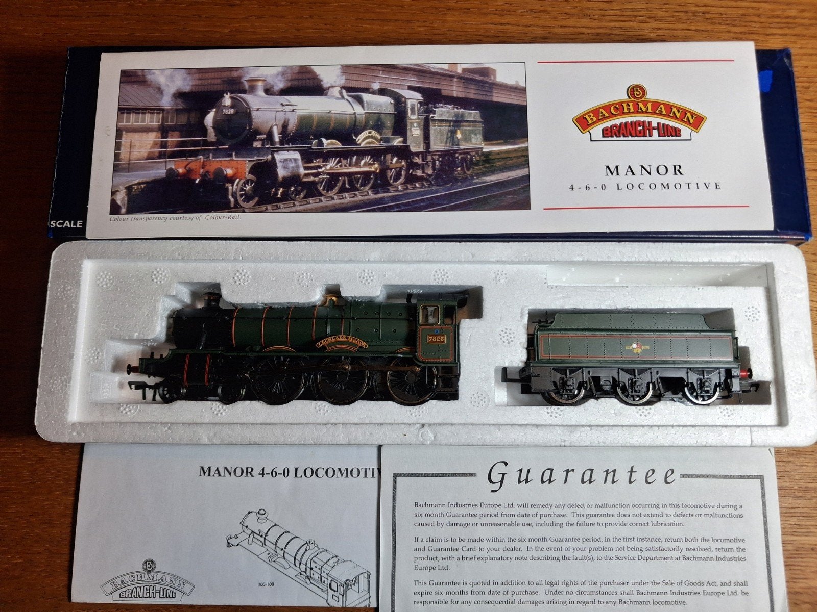 Bachmann 31-308 lechlade manor BR lined green l/crest, Bachmann, Nieuw, Ophalen of Verzenden, Gelijkstroom